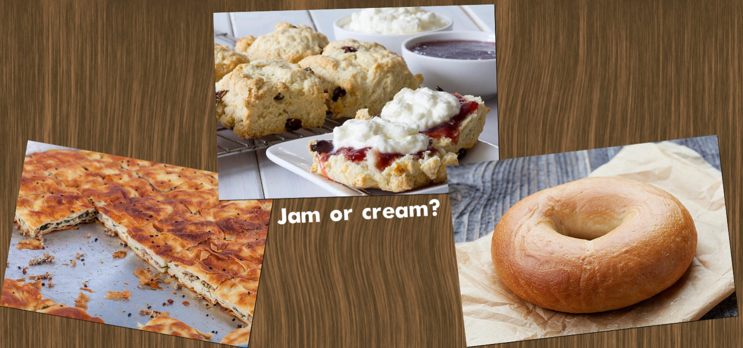 Drei Fotografien auf dunkelbrauner Holzoberfläche. Links Fleischstrudel; Mitte Scones mit Marmelade und Schlagobers; rechts Bagel.